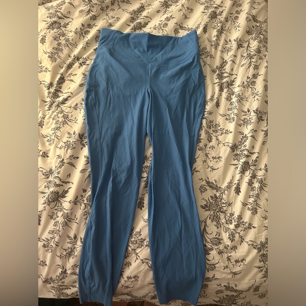 COPY - Lululemon wunder train leggings. Ribbed light blue. Size 8. Gently worn!
